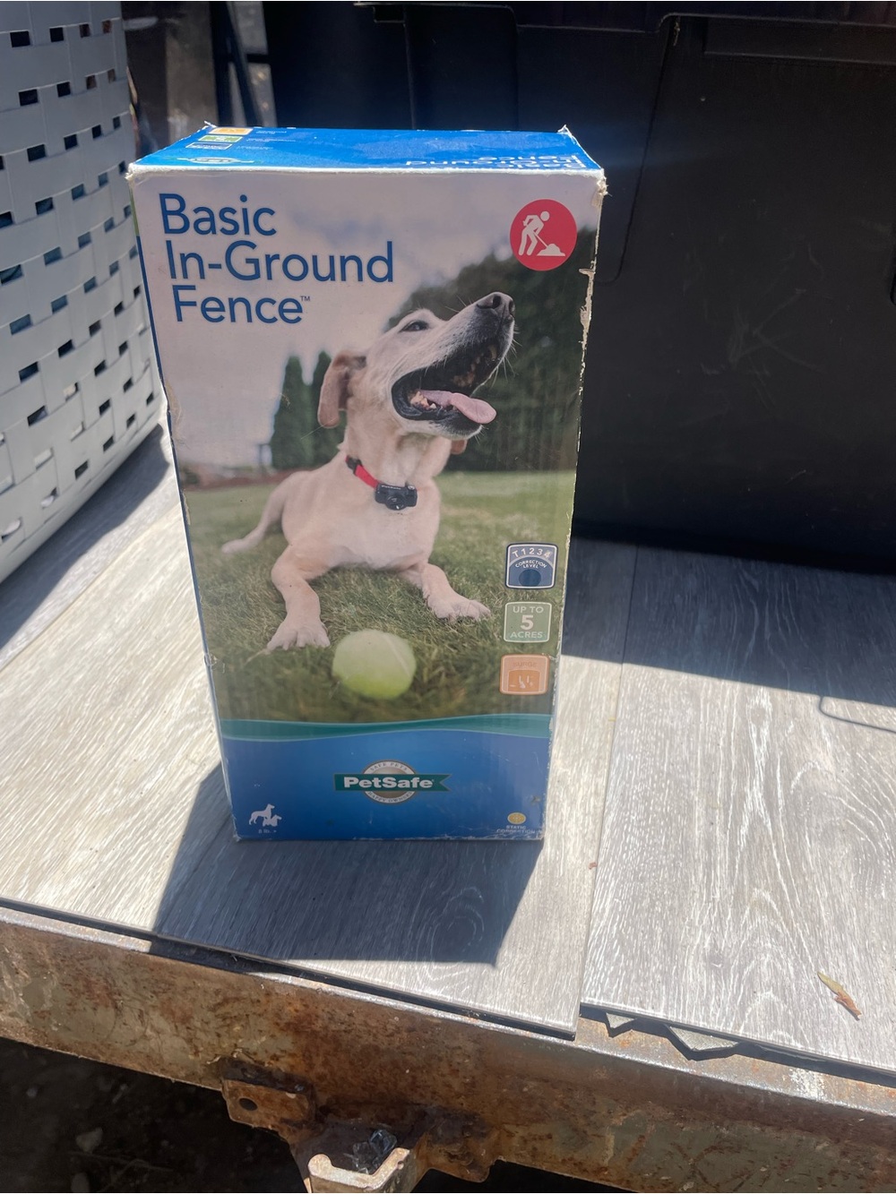 PetSafe In-Ground Fence Box - White and Blk